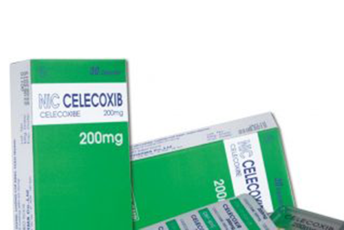Dược sĩ tư vấn và hướng dẫn sử dụng thuốc Celecoxib