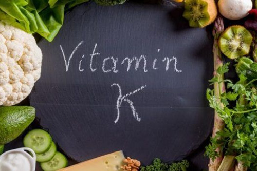 Vitamin K trong cơ thể giúp bạn cầm máu rất tốt