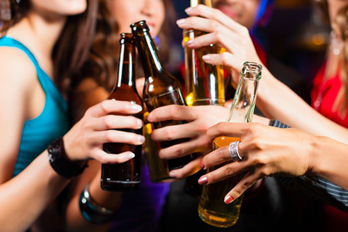 Uống quá nhiều rượu gây nên những tác hại như thế nào cho cơ thể?